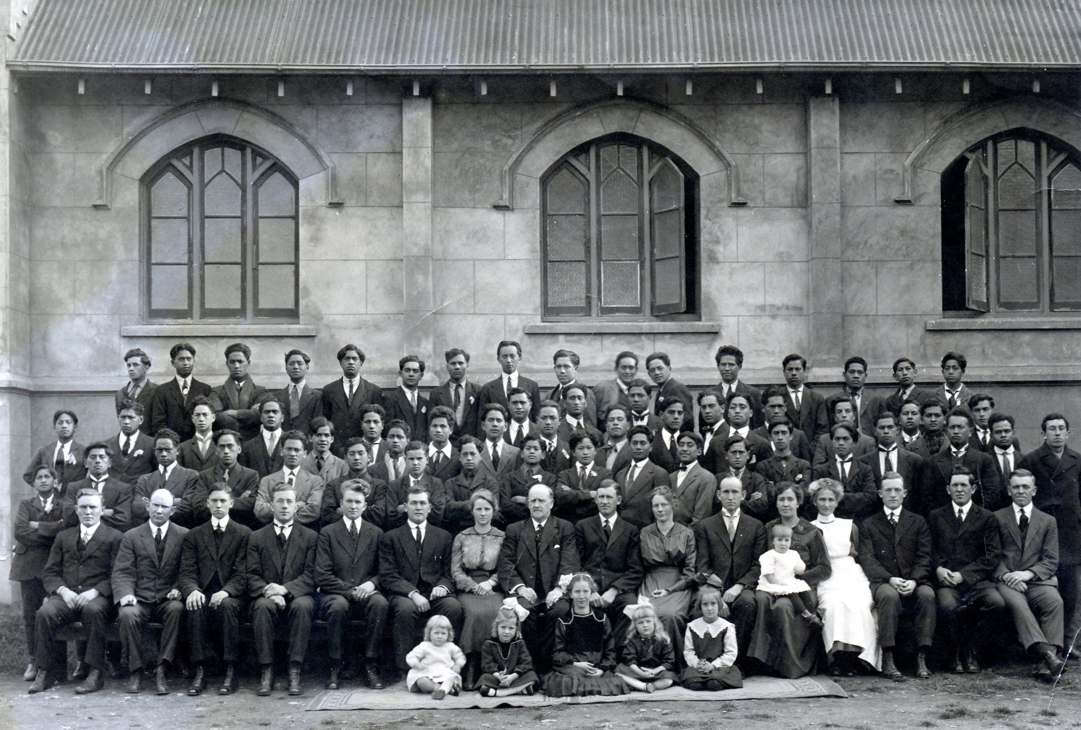 Staff and students at Maori Agricultural college, about 1918 – 1919